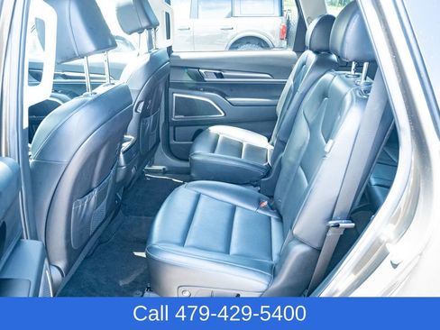Used 2025 Kia Telluride S AWD/4WD image 31
