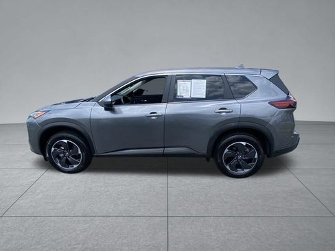 Used 2025 Nissan Rogue SV FWD image 4