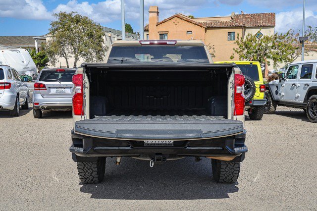 Used 2023 Chevrolet Silverado 1500 Custom Trail Boss w/ LPO, Dark Essentials Package AWD/4WD image 6