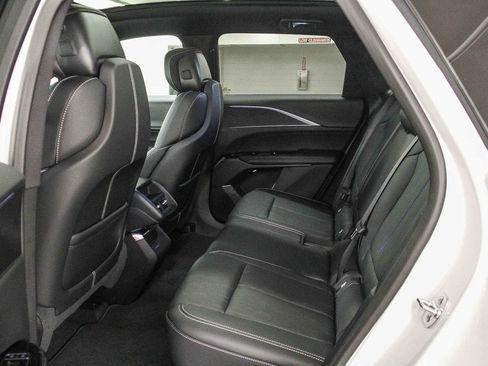 Used 2025 Cadillac Lyriq Sport image 17