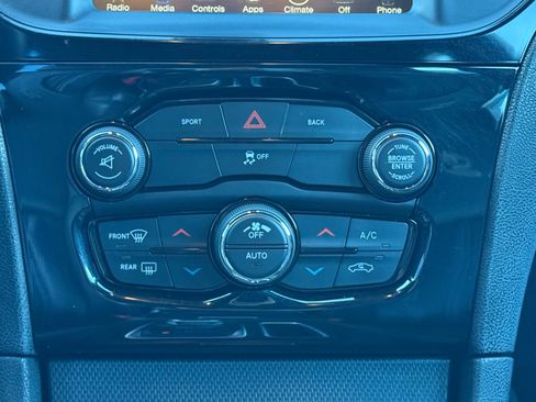 Used 2015 Chrysler 300 S image 28