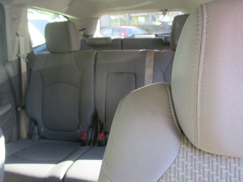 Used 2011 Chevrolet Traverse LS AWD/4WD image 11