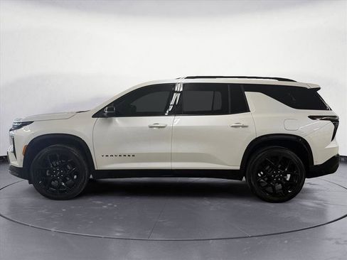 Used 2024 Chevrolet Traverse RS image 3