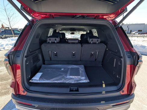 New 2026 Chevrolet Traverse LT w/ Driver Confidence Package image 8