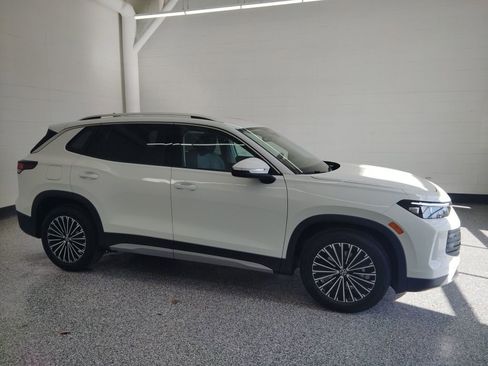 New 2026 Volkswagen Tiguan S FWD image 3