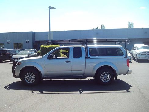 Used 2020 Nissan Frontier SV AWD/4WD image 2