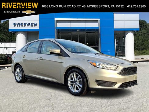 Used 2017 Ford Focus SE image 1