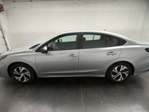 Used 2025 Subaru Legacy Premium AWD/4WD image 5