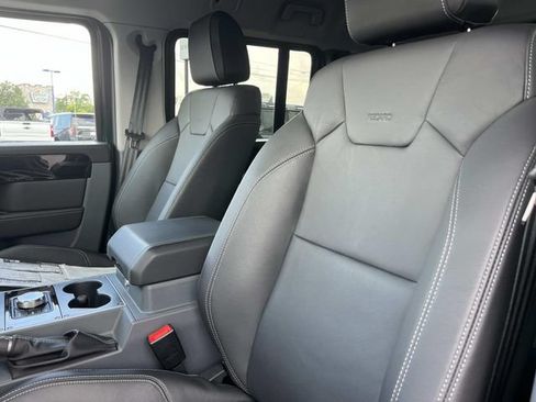 Used 2025 INEOS Grenadier AWD/4WD image 28
