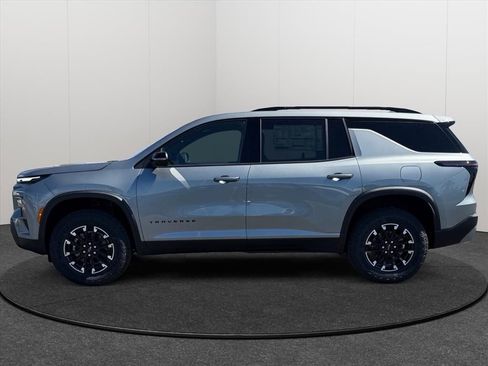 New 2026 Chevrolet Traverse Z71 w/ LPO, Floor Liner Package AWD/4WD image 2