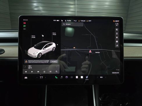 Used 2018 Tesla Model 3 Long Range image 24
