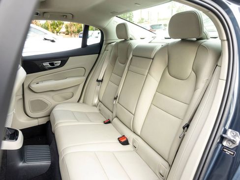 Used 2022 Volvo S60 T8 Inscription w/ Advanced Package image 21