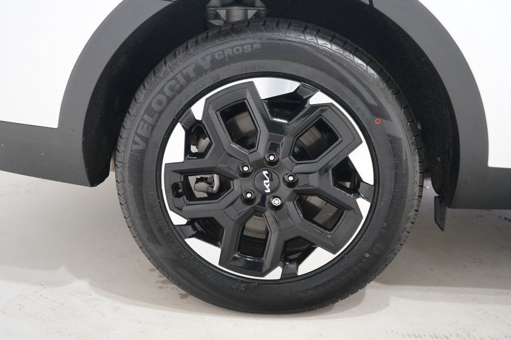 Used 2024 Kia Sorento S FWD image 13