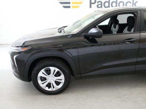 Certified 2025 Chevrolet Trax LS FWD image 5