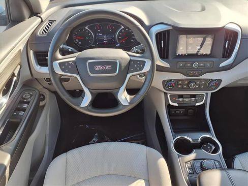 Used 2023 GMC Terrain SLE w/ Driver Convenience Package image 5