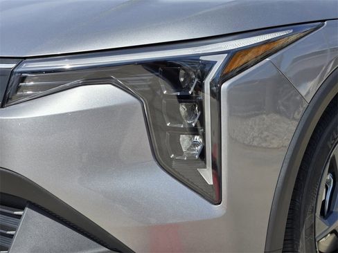 New 2026 Kia K4 LXS image 6