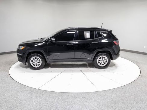 Used 2018 Jeep Compass Sport FWD image 32
