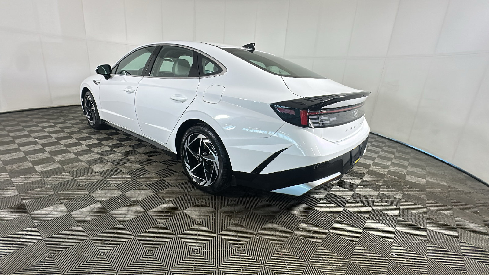 Certified 2026 Hyundai Sonata SEL FWD image 5