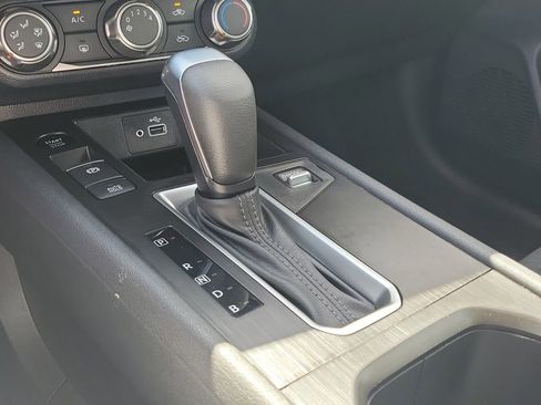 Certified 2025 Nissan Kicks S image 36