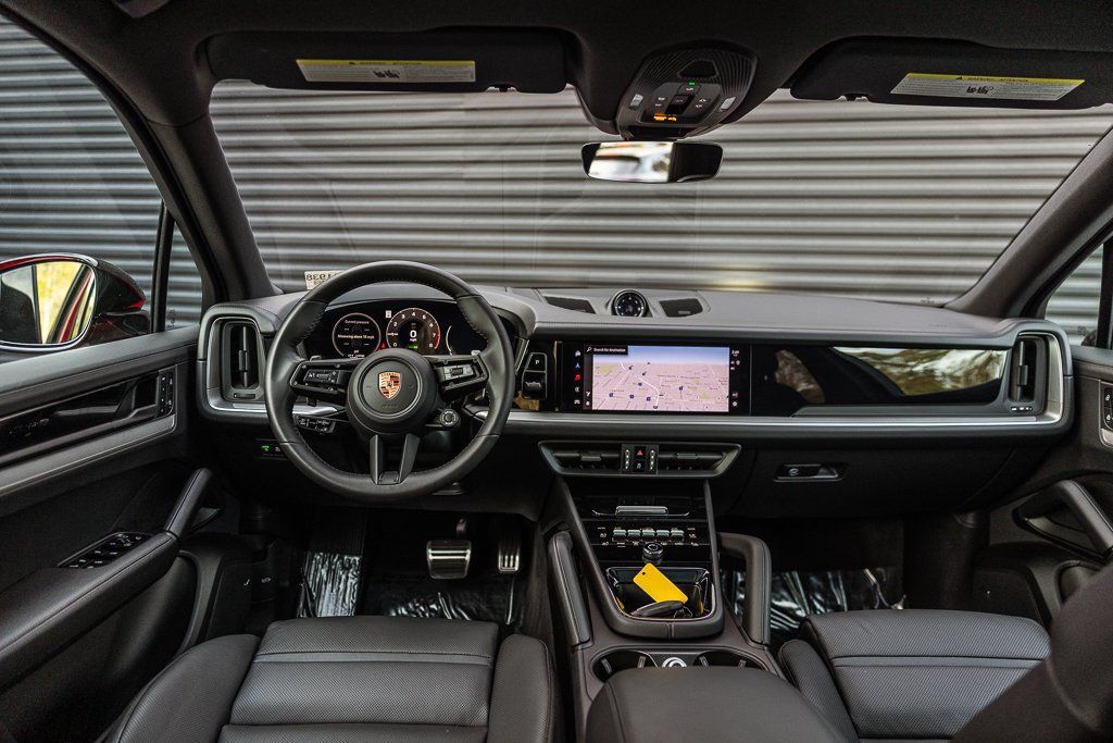 Certified 2025 Porsche Cayenne E-Hybrid AWD/4WD image 12