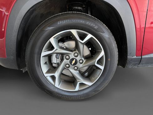 Used 2025 Chevrolet Trax LT w/ LT Convenience Package FWD image 20