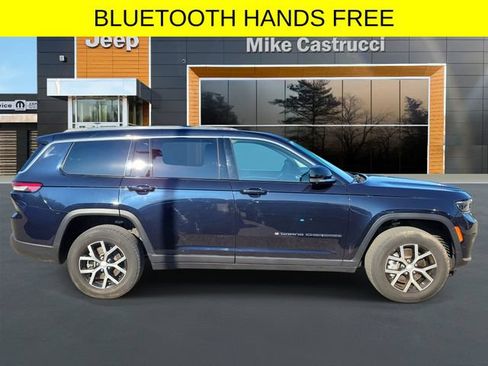 Used 2023 Jeep Grand Cherokee L Limited w/ Luxury Tech Group II AWD/4WD image 3