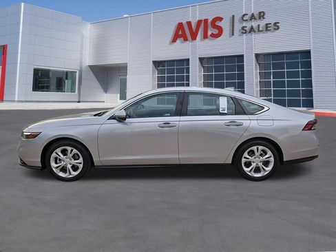 Used 2025 Honda Accord LX image 10