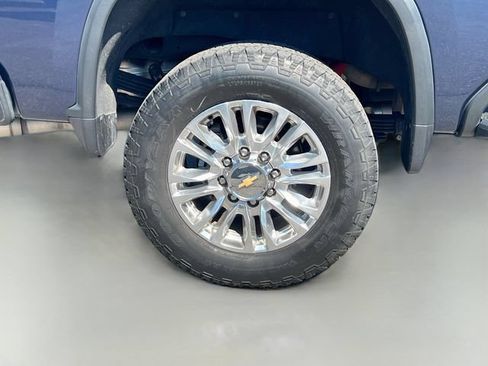 Used 2022 Chevrolet Silverado 2500 High Country w/ Z71 Off-Road Package AWD/4WD image 42