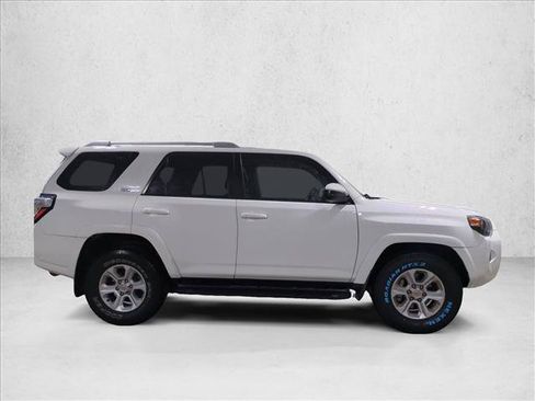 Used 2016 Toyota 4Runner SR5 RWD image 4