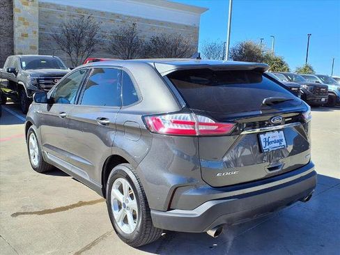 Used 2019 Ford Edge SE image 25
