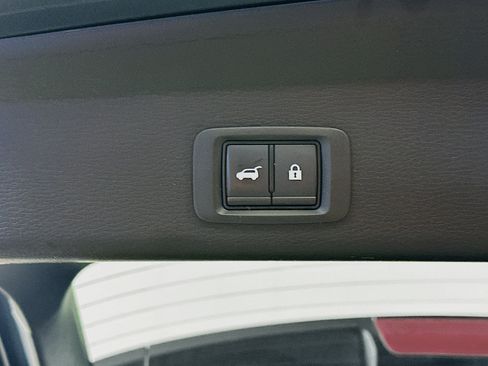 Used 2024 Mitsubishi Outlander SE AWD/4WD image 30