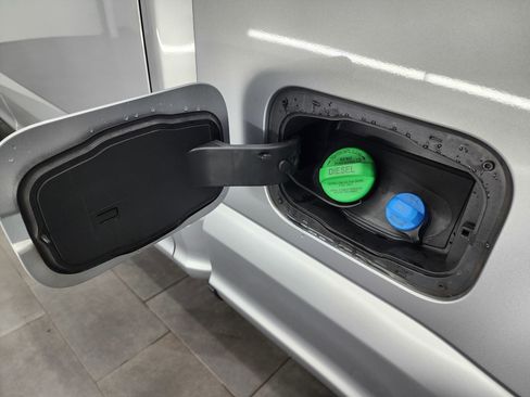 Used 2022 Ford F250 Platinum w/ Tremor Off-Road Package image 37