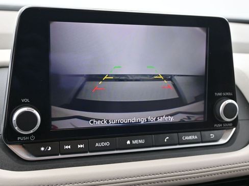 Used 2023 Nissan Rogue SV image 18