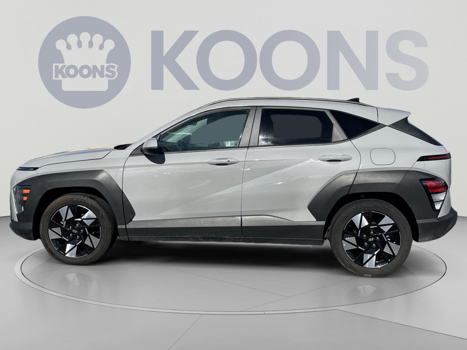 Used 2025 Hyundai Kona SEL FWD image 2