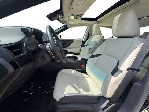 Used 2025 Lexus ES 350 w/ Premium Package FWD image 10