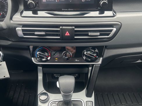 Used 2023 Kia Seltos LX image 14