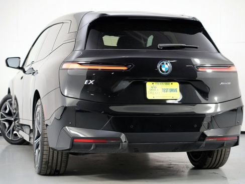 Used 2022 BMW iX xDrive50 w/ Premium Package image 6