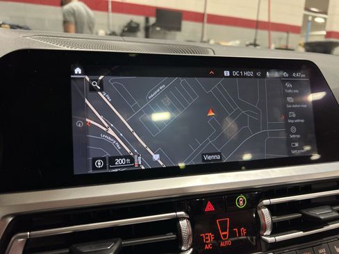 Used 2021 BMW M440i Convertible w/ Premium Package image 18