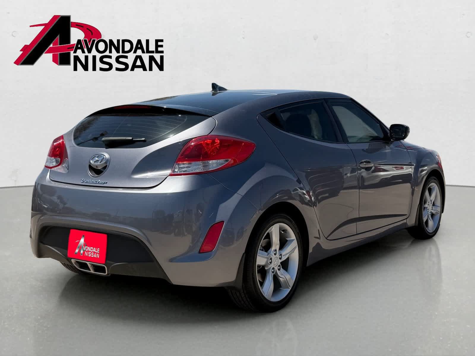 Used 2015 Hyundai Veloster FWD image 6