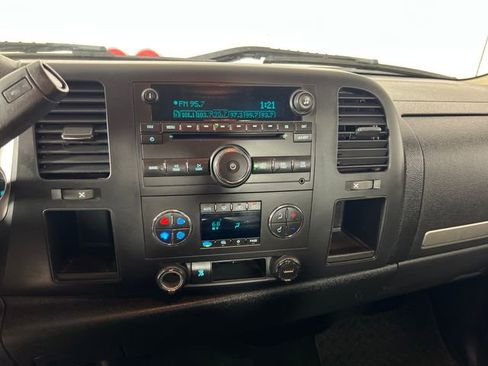 Used 2010 Chevrolet Silverado 1500 LT w/ Regional Value Package image 18