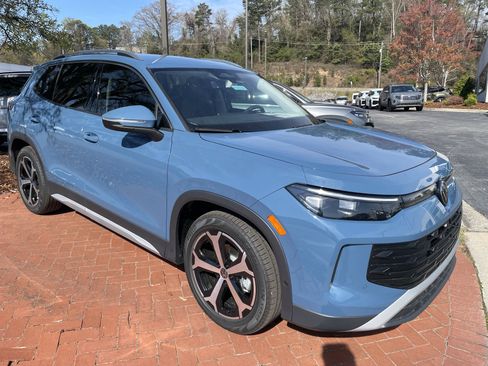 New 2026 Volkswagen Tiguan SE image 3