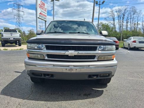 Used 2006 Chevrolet Suburban LT w/ Preferred Equipment Group AWD/4WD image 2