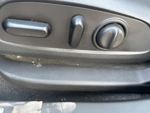 Used 2019 GMC Acadia SLT image 16