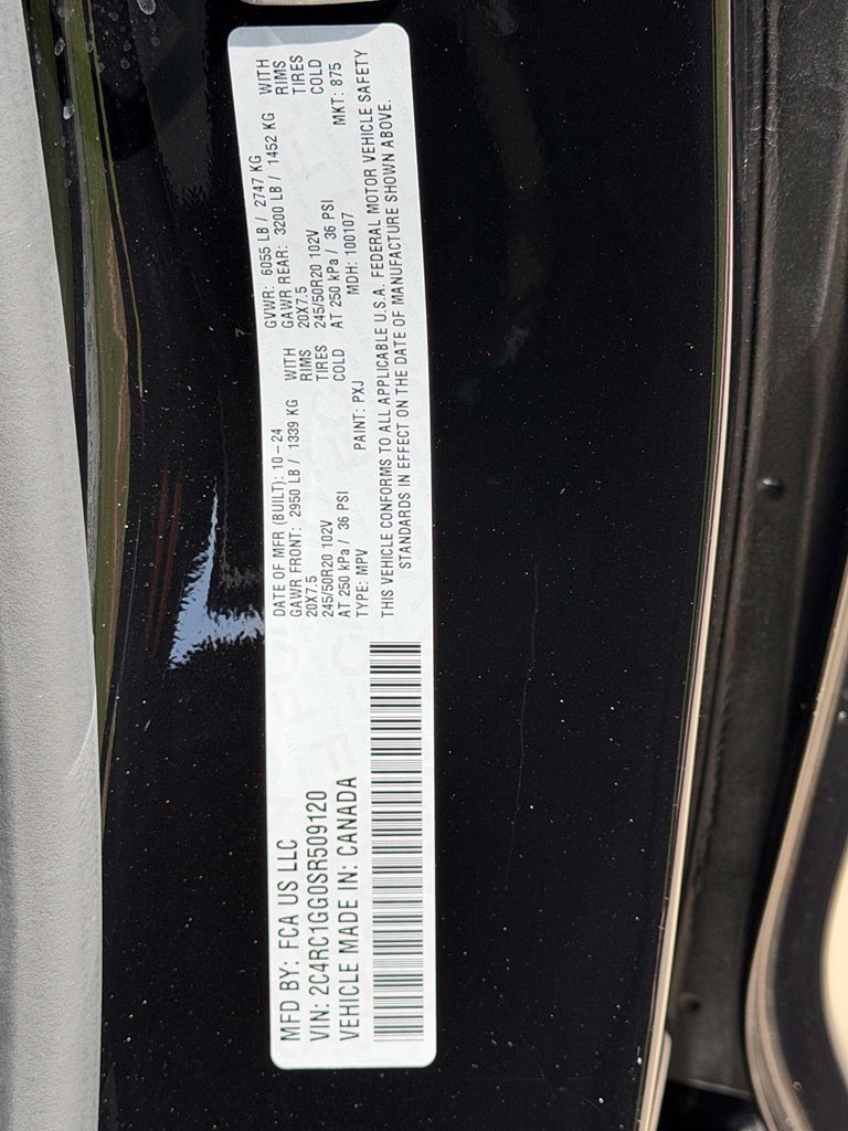 Used 2025 Chrysler Pacifica Limited FWD image 48
