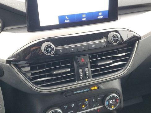 Used 2020 Ford Escape SE image 22