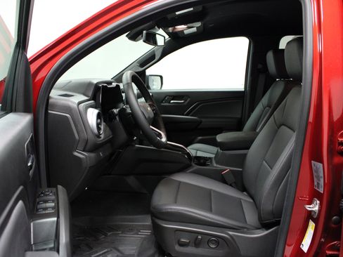 New 2025 Chevrolet Colorado LT w/ LT Convenience Package image 12