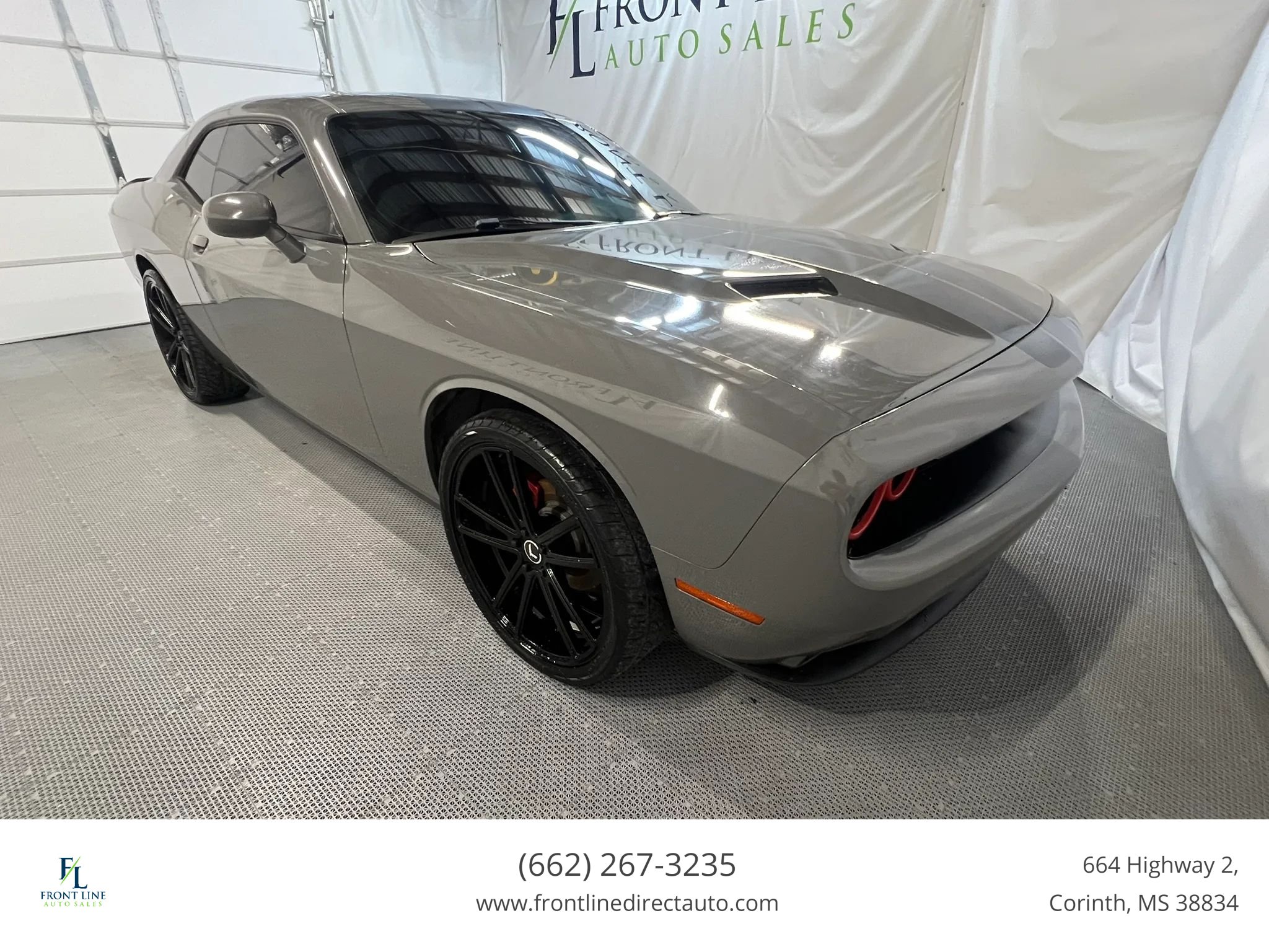 Used 2017 Dodge Challenger SXT w/ Blacktop Package RWD image 1