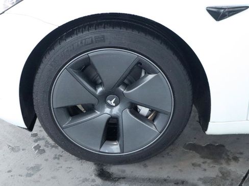Used 2023 Tesla Model 3 Standard Range RWD image 12