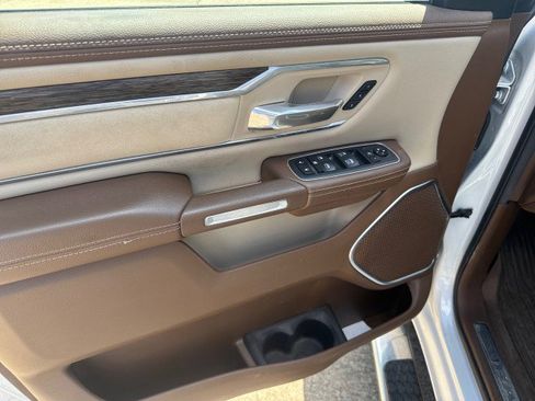 Used 2020 RAM 1500 Laramie AWD/4WD image 8