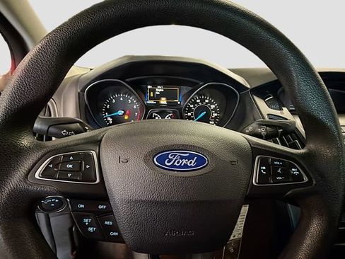 Used 2018 Ford Focus SE image 11